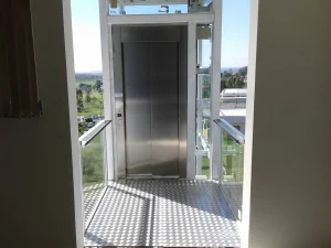 Plataforma vs Elevador: Principais Diferenças 18 plataforma-cabinada-bhd