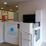 Elevador Unifamiliar: Conforto, Acessibilidade Familiar 8 plataforma de acessibilidade