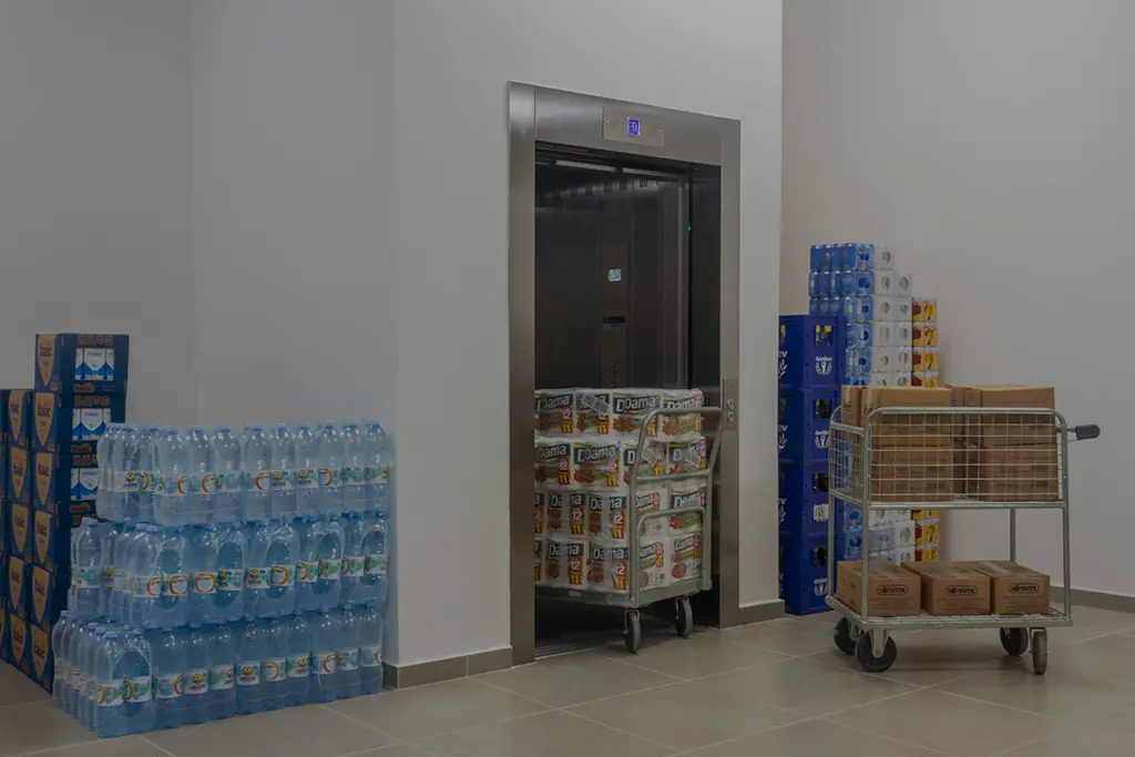 Elevadores para carga tecnologia e força 2 Elevadores para carga tecnologia e força