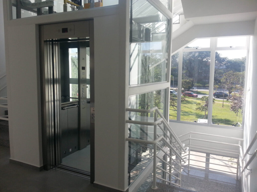 elevador-comercial