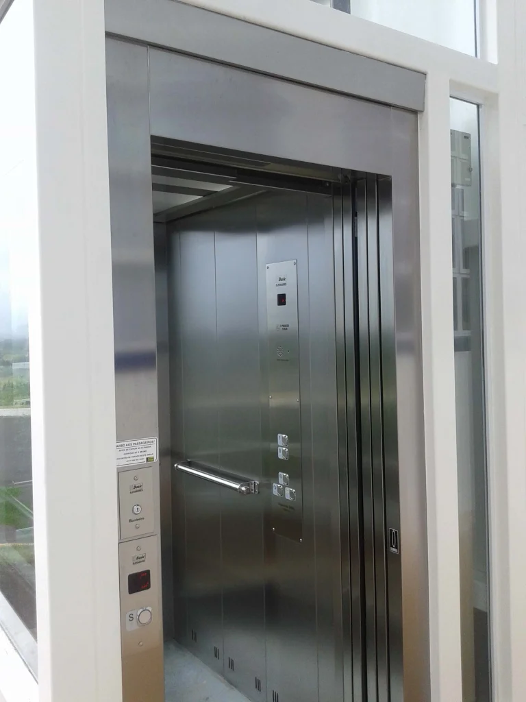 Elevadores Residenciais 7 elevador-comercial