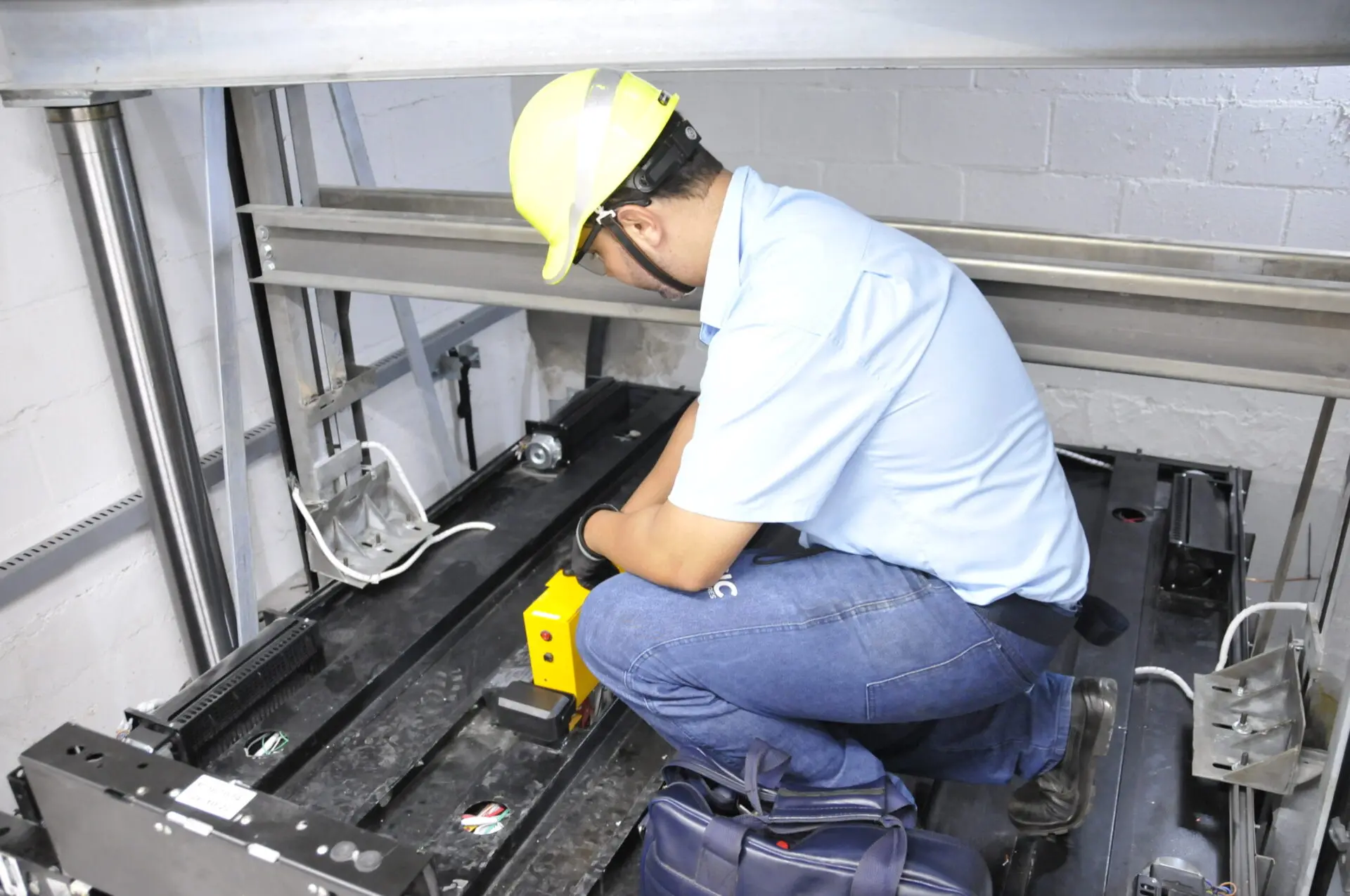 Por que a manutenção preventiva garante elevadores seguros 2 Manutenção preventiva