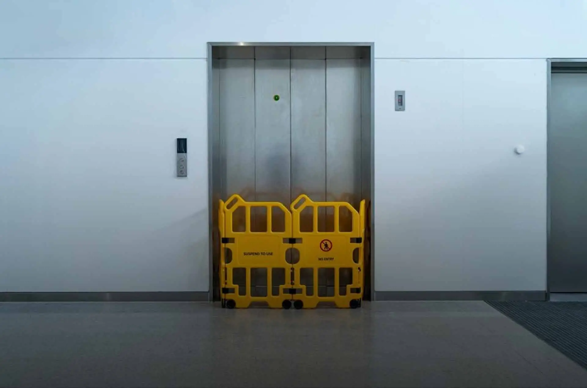 Manutenção de elevadores: benefícios da abordagem preditiva vs. corretiva 3 Manutenção de elevadores