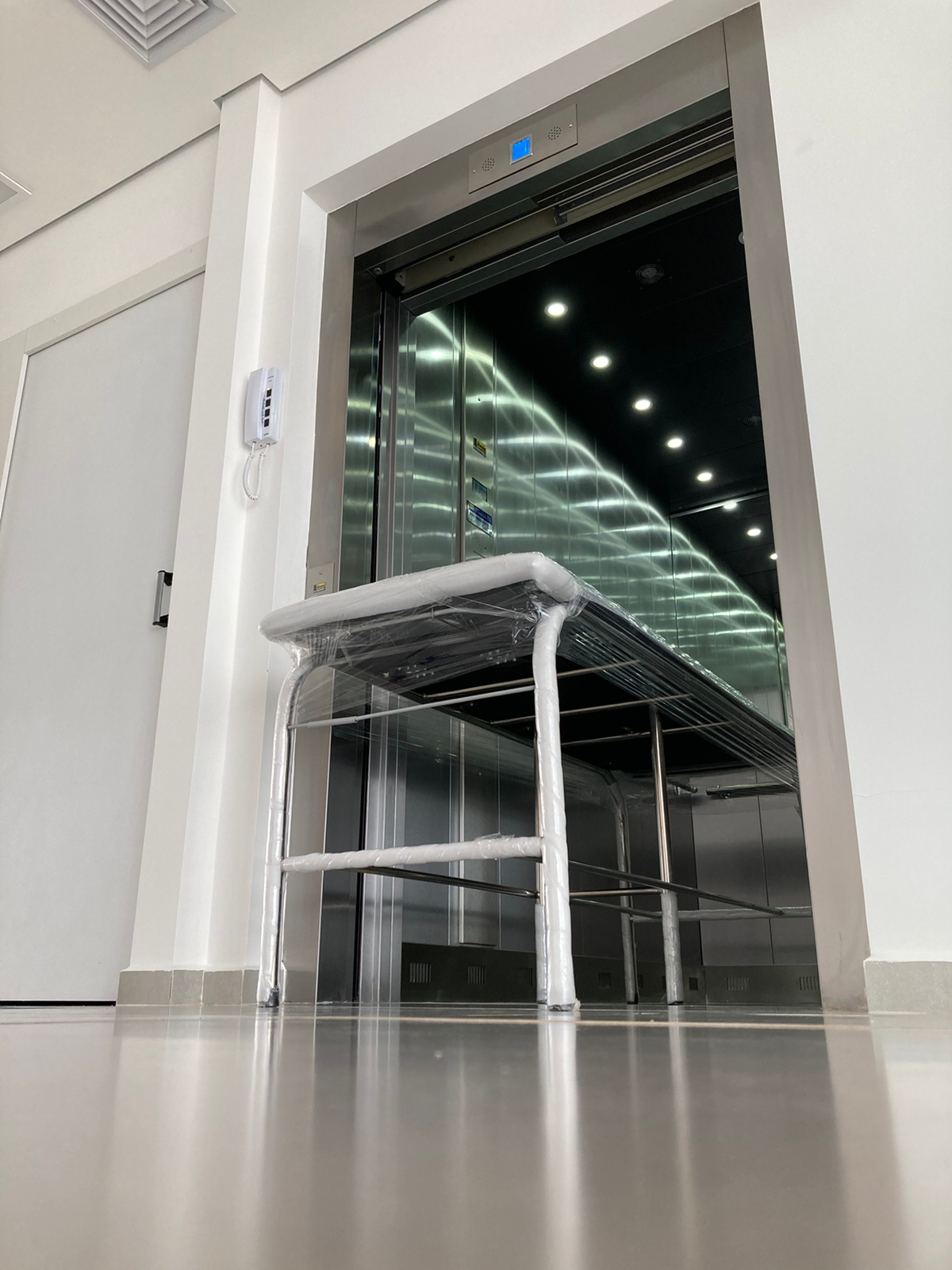 Novos Elevadores em Hospitais