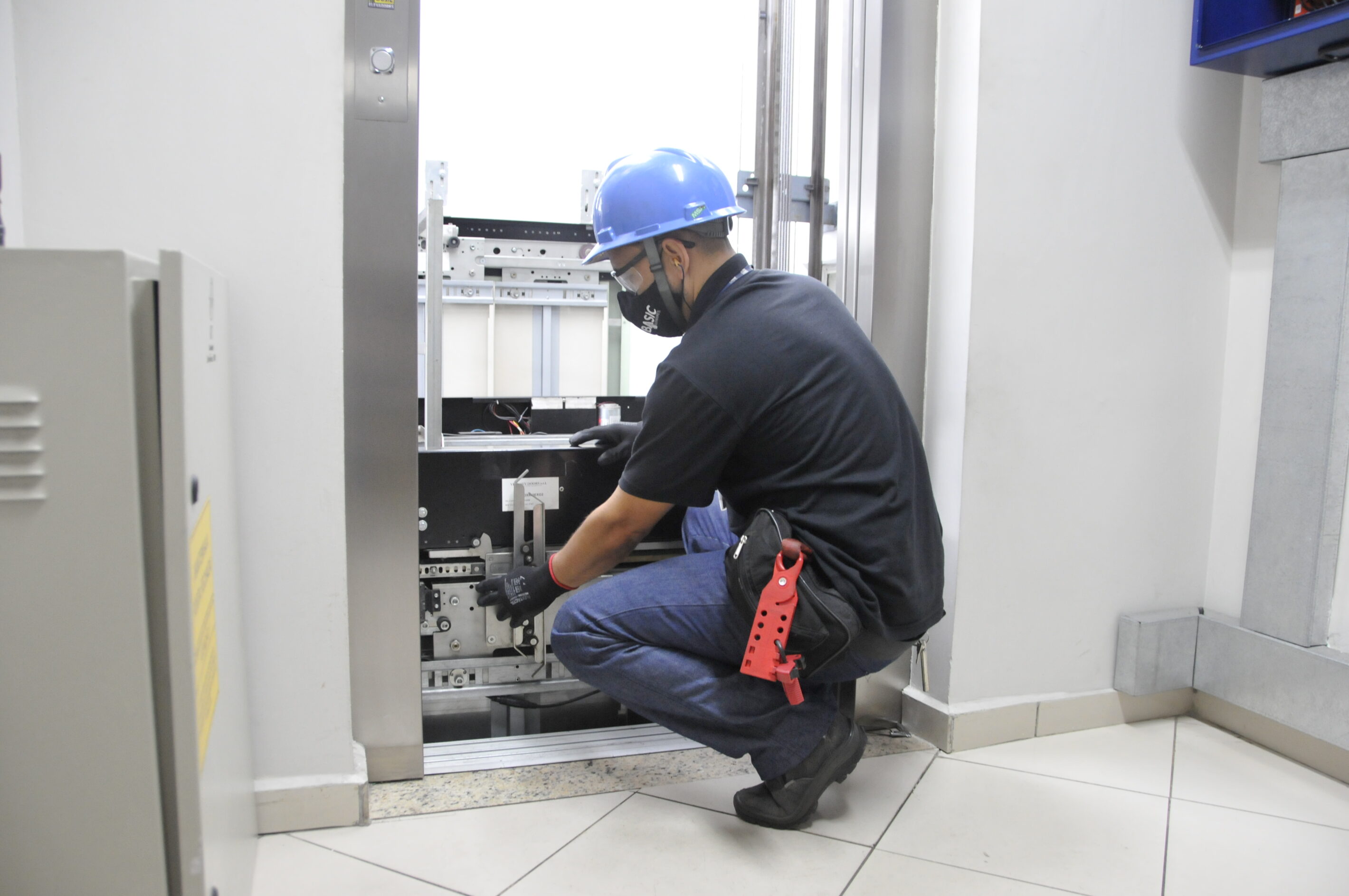 Manutenção preventiva de elevadores