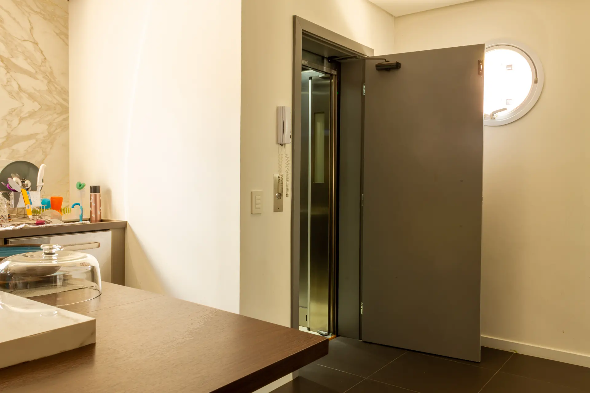 Elevador Unifamiliar: Acessibilidade em Casa 4 Elevador Unifamiliar