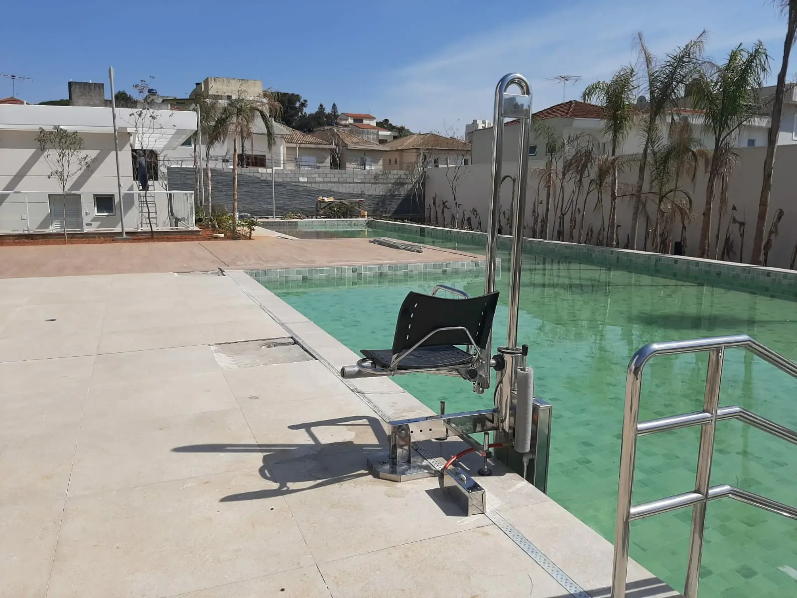 Cadeira de Piscina: Inclusão e Valorização do Espaço 4 Cadeira de Piscina
