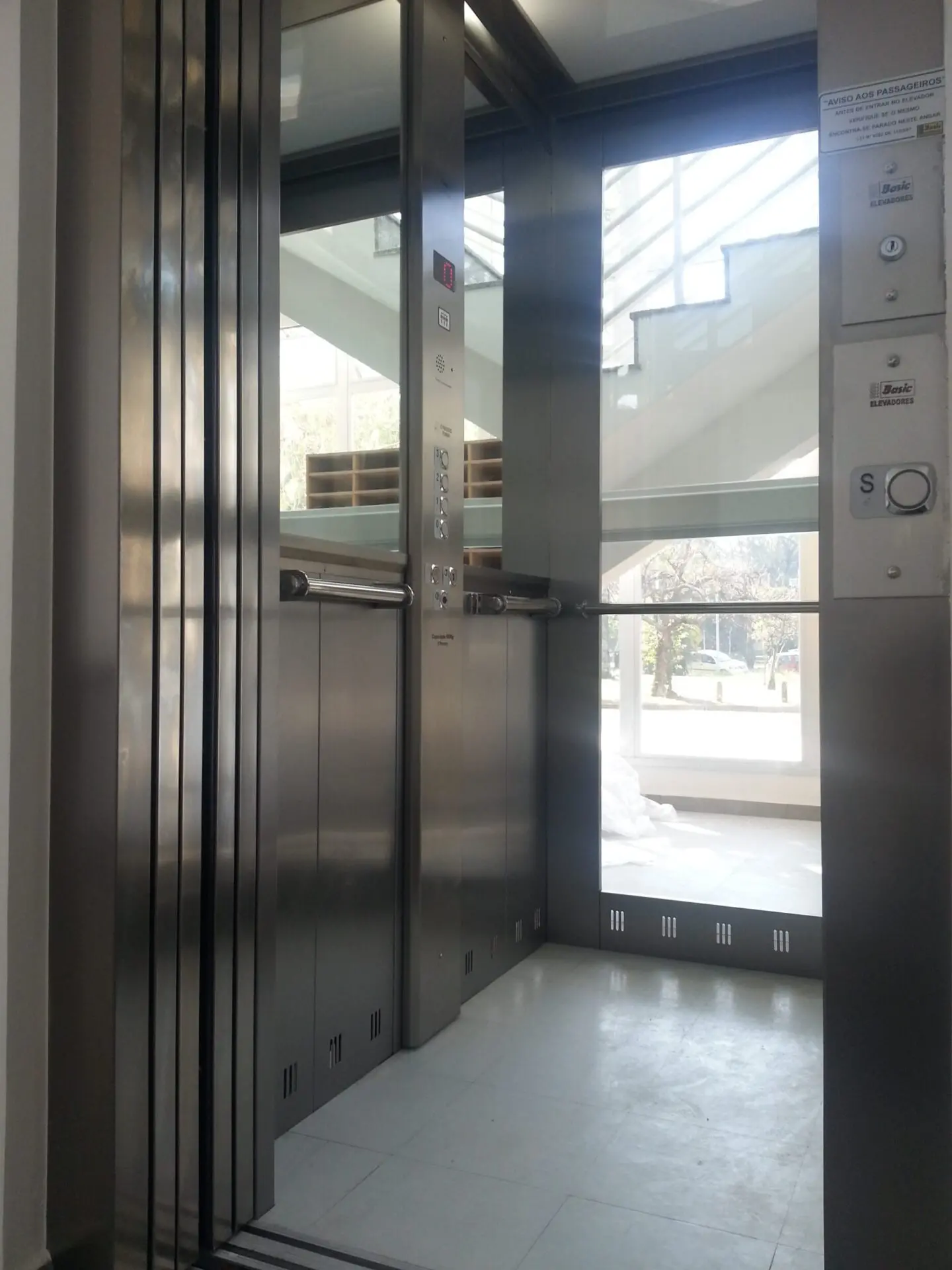 Elevadores novos: conheça os principais tipos disponíveis 2 Elevadores novos